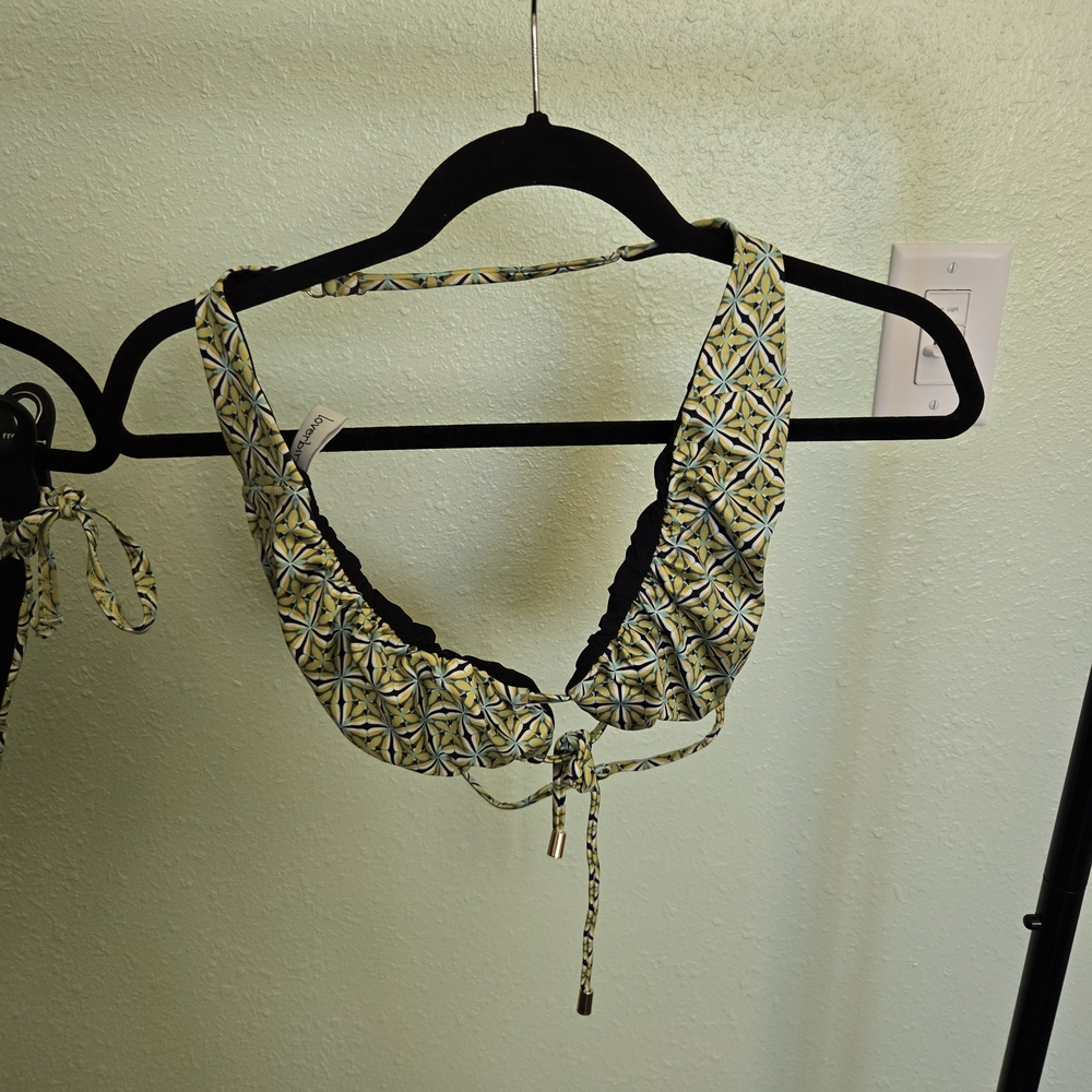 Chic Patterned Bikini Top